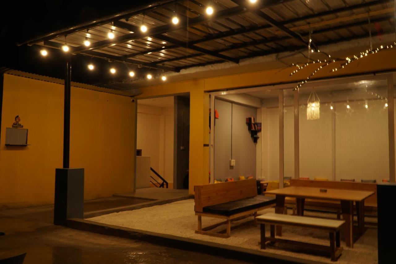 Firefly Hostel Manāli Esterno foto