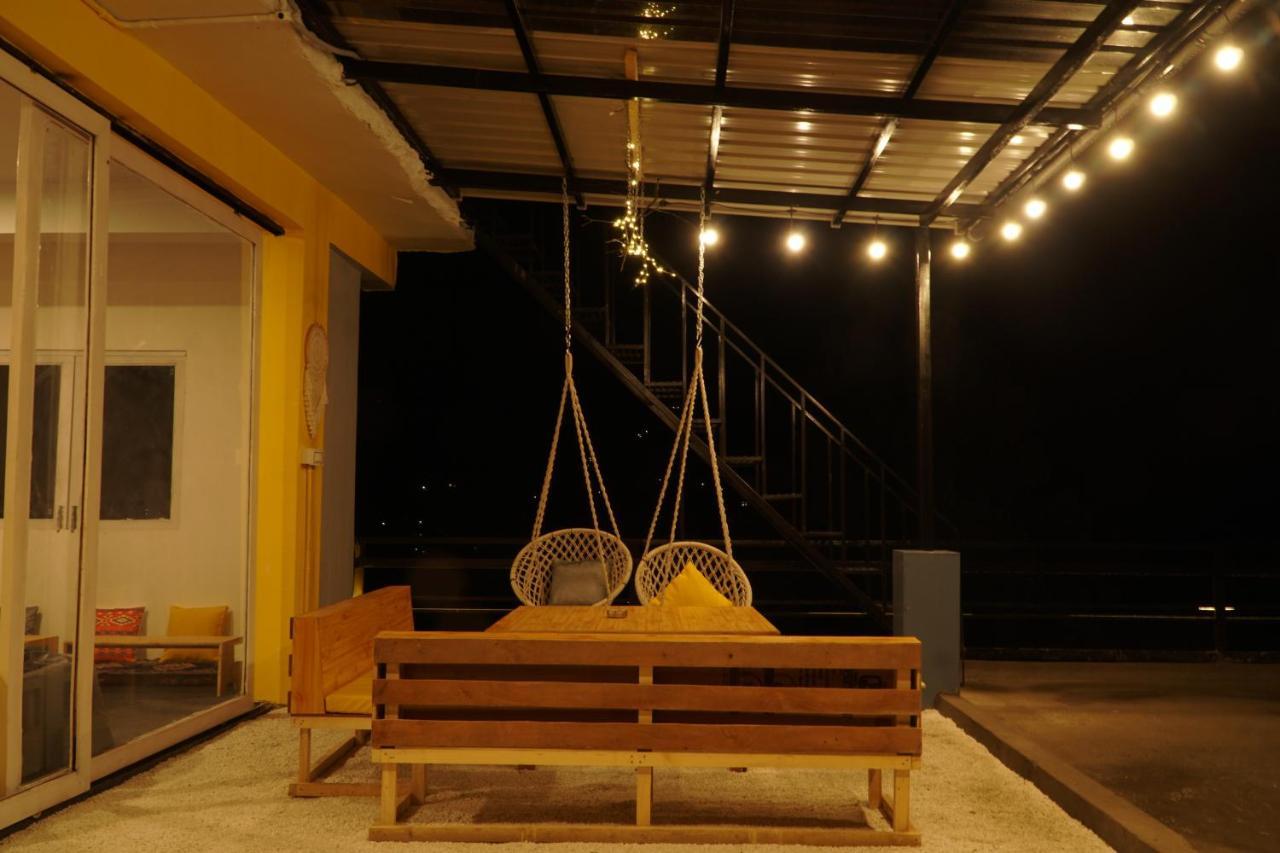 Firefly Hostel Manāli Esterno foto
