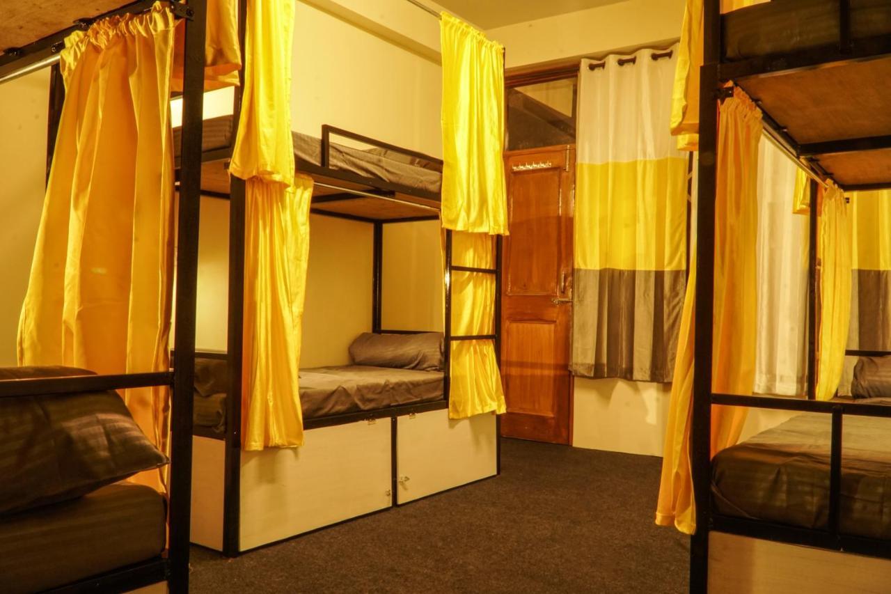 Firefly Hostel Manāli Esterno foto