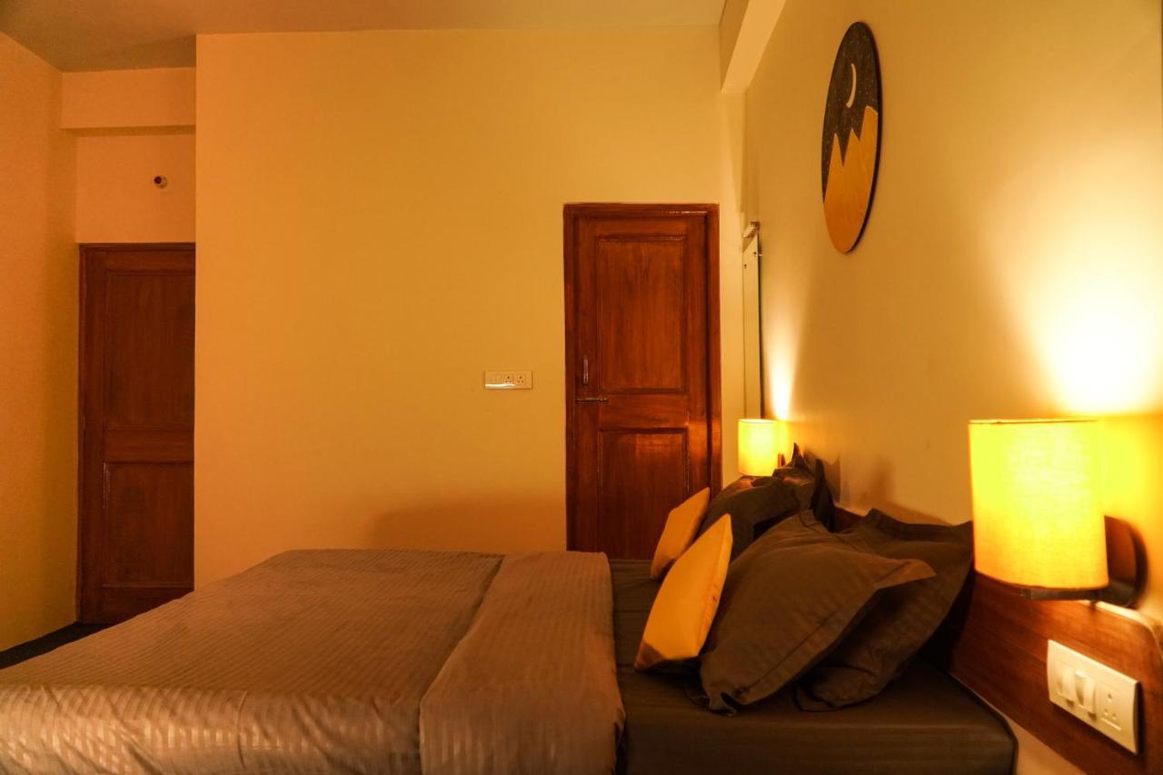 Firefly Hostel Manāli Esterno foto