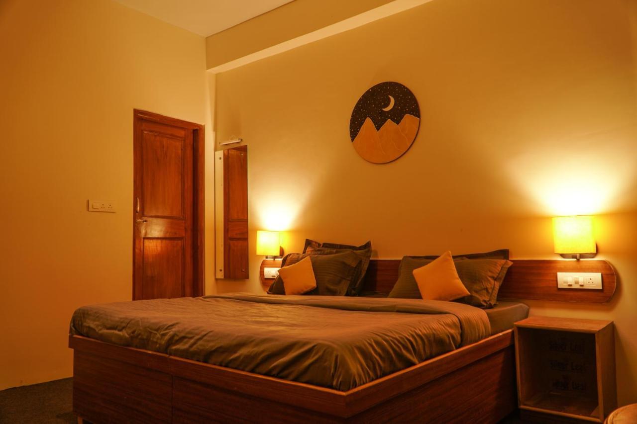 Firefly Hostel Manāli Esterno foto
